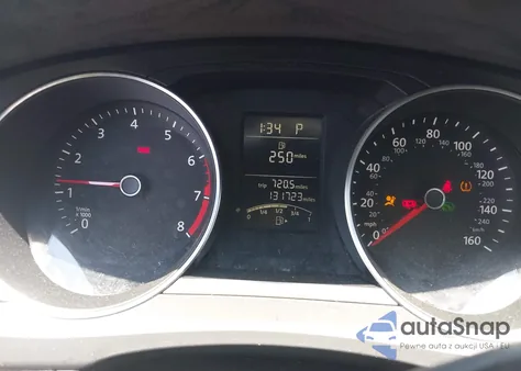 2015 Volkswagen Jetta 1.8T Se z USA, uszkodzony, nr VIN 3VWD17AJ5FM319637